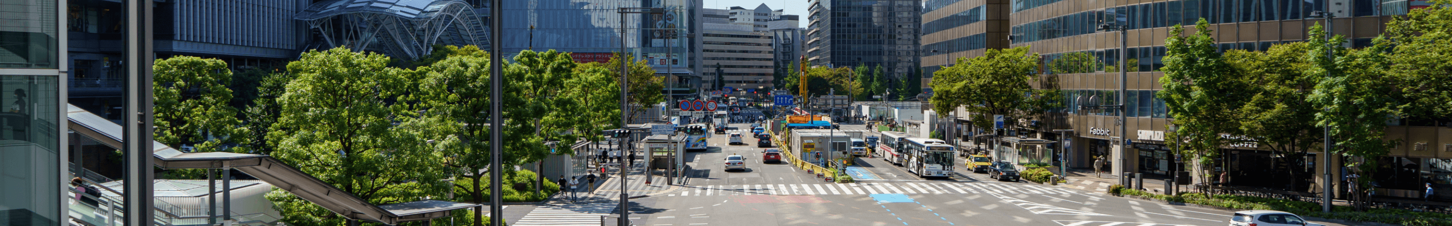 福岡市博多駅前の道路
